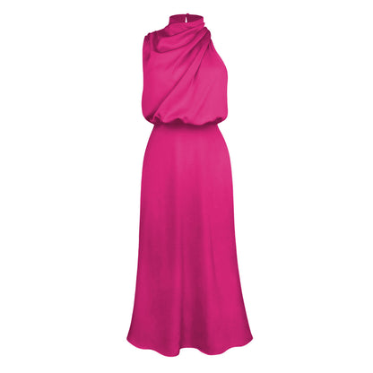 Robe longue satinée beige Élégance minimaliste et allure sophistiquée